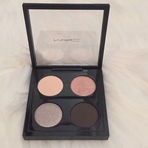 Mac quad eyeshadow palette